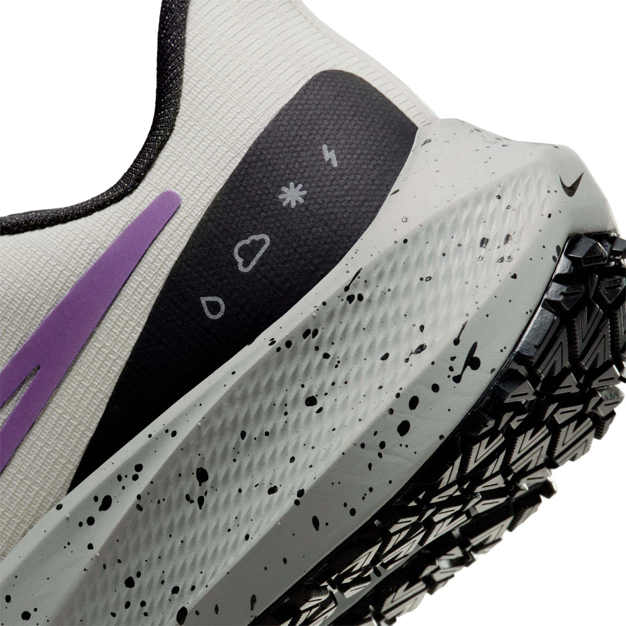 Nike | Women's Air Zoom Pegasus 39 Shield Running Shoes - Light Bone - Image 4