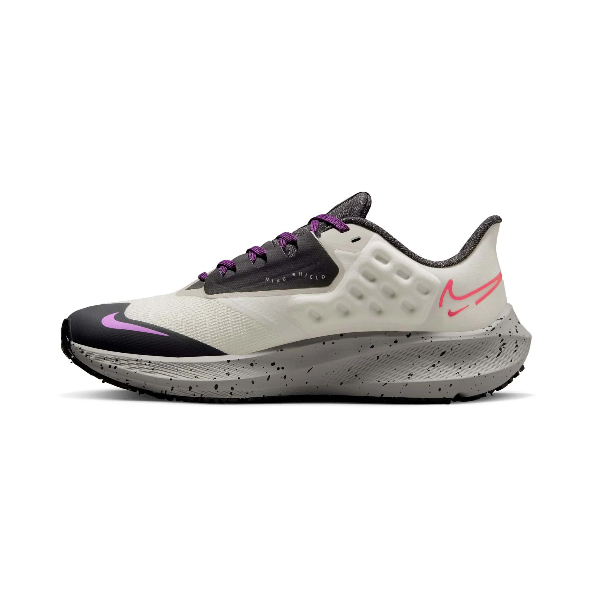 Nike | Women's Air Zoom Pegasus 39 Shield Running Shoes - Light Bone - Image 6