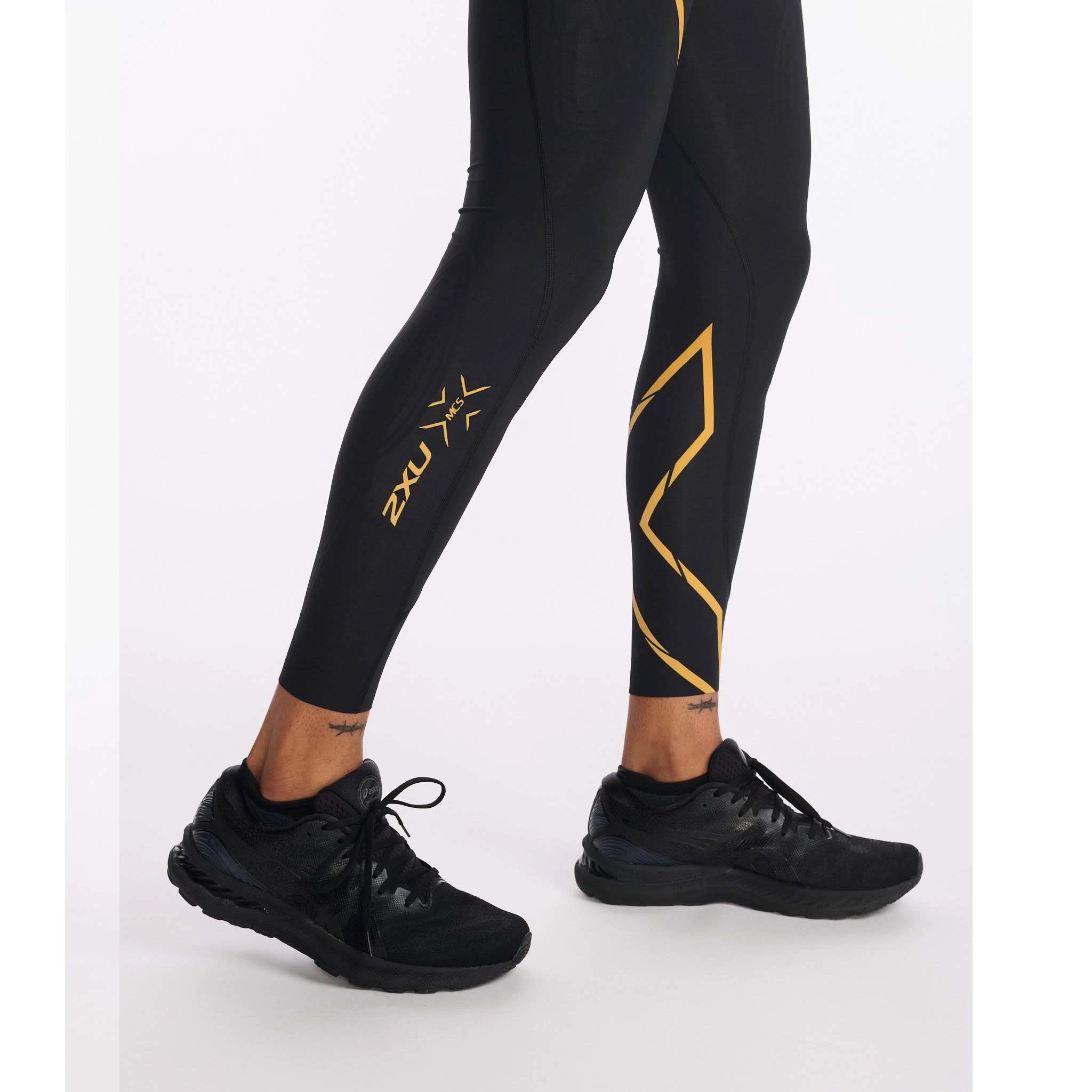 2XU | Men's Light Speed Compression Tight - Black - Image 4