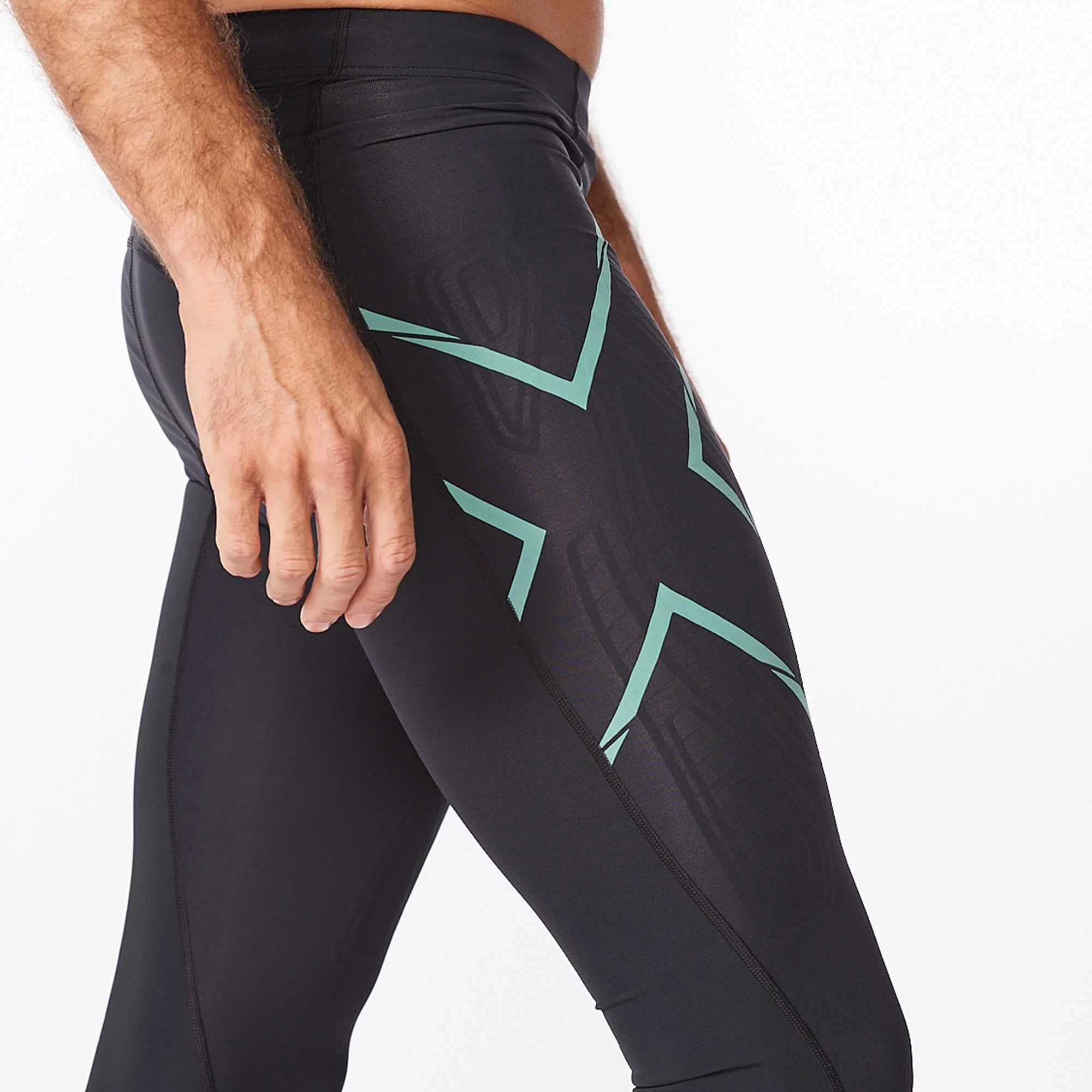 2XU | Men's Light Speed Compression Tights - Image 3