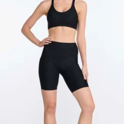2XU | Women's Aero Reflect Hi-Rise Compression Shorts